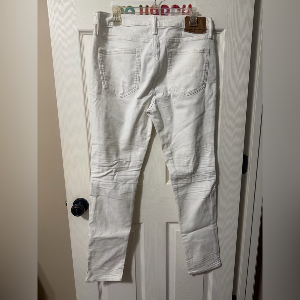 NWT - Men’s American Eagle Outfitters White Jeans